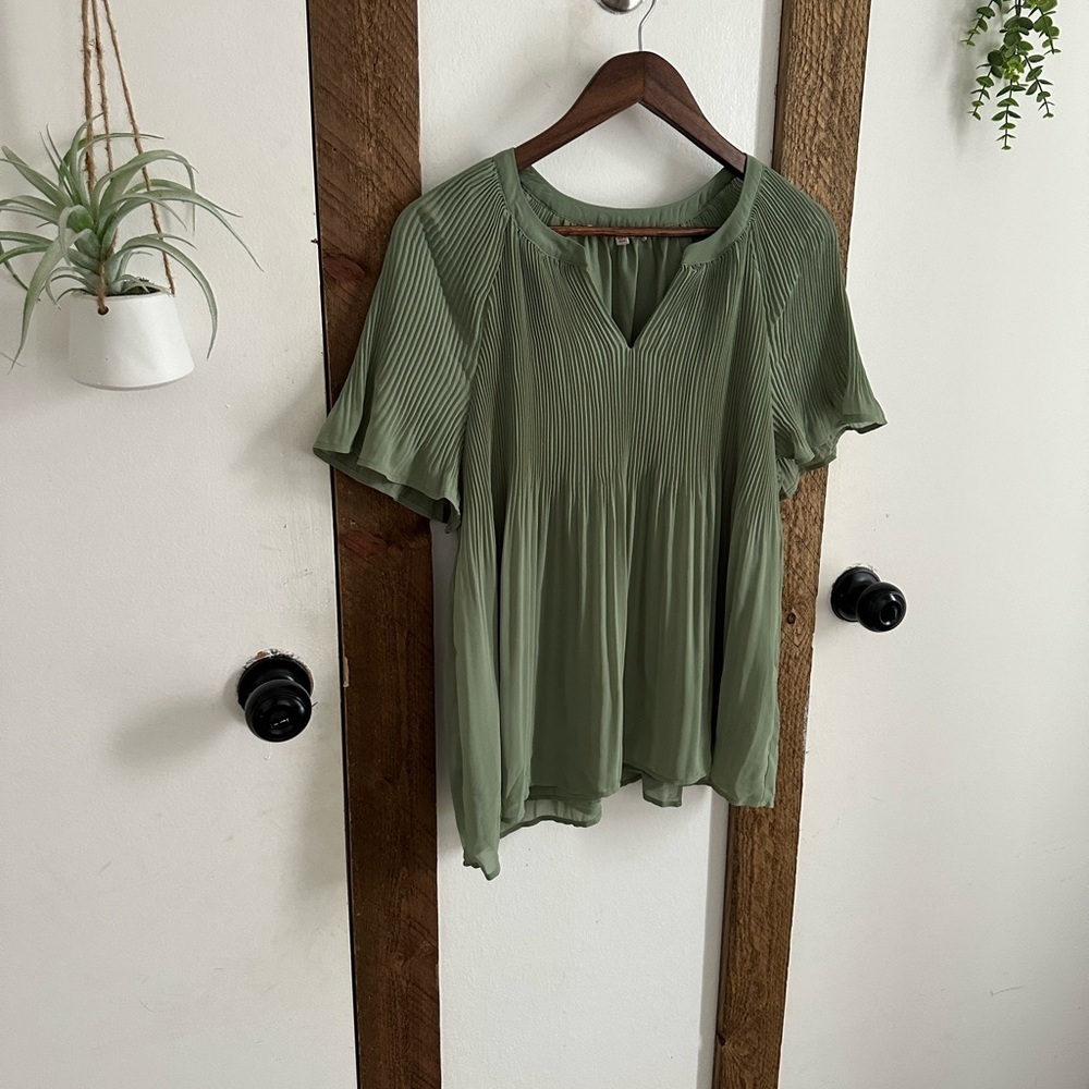Cracker Barrel Boutique Sage Green Pleated Women's Blouse Size Small - Picture 8 of 16